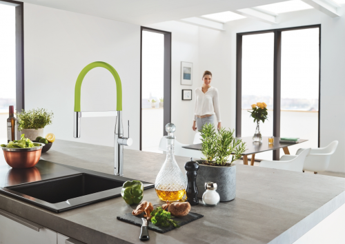 GROHE Kchenarmatur Essence Einhebelmischer Supersteel mit Pendelbrause und Brausefunktion (30503DC0)